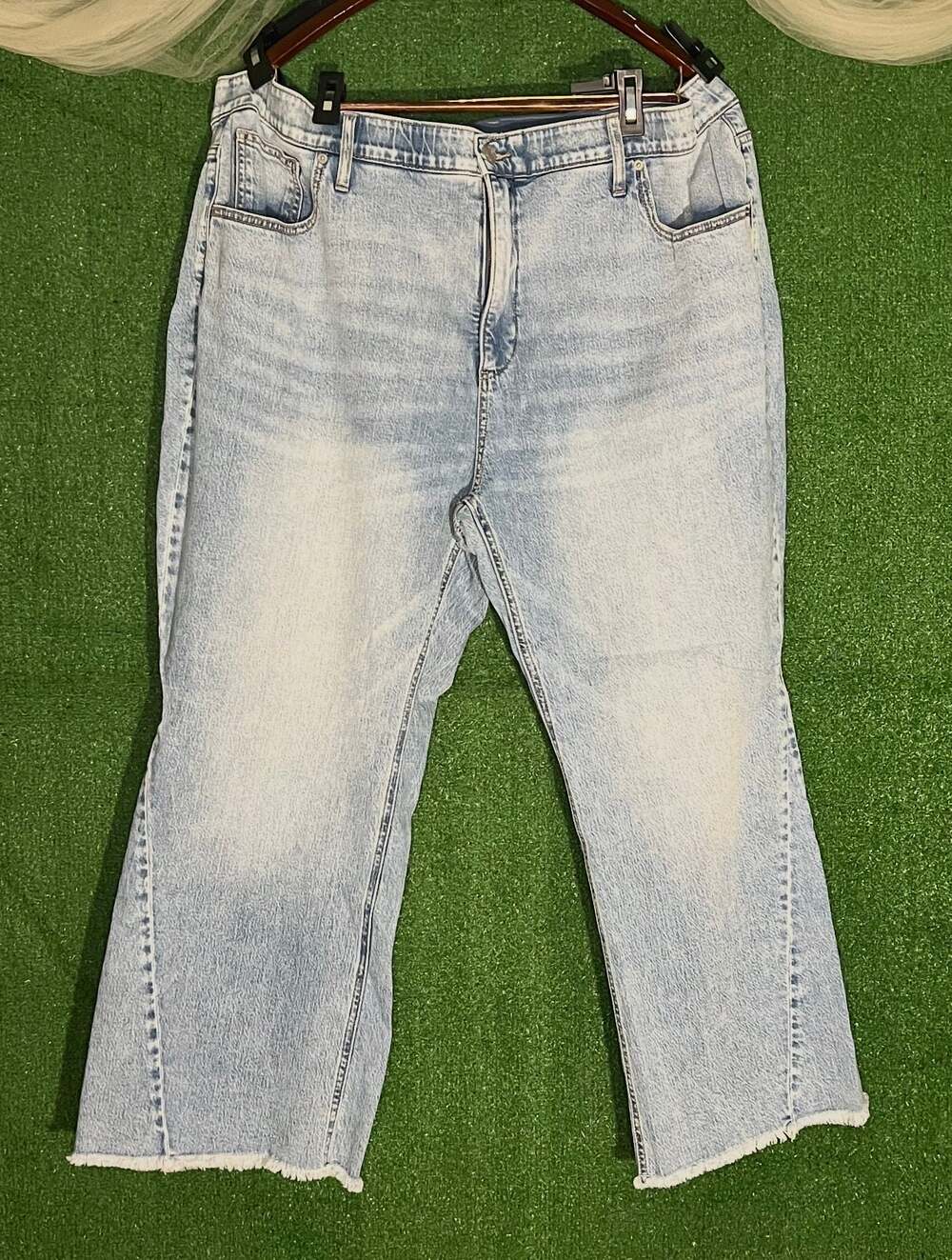 Terra & Sky Women's High-Rise Cropped Wide-Leg Raw Hem Jeans, Light Wash, Size 2